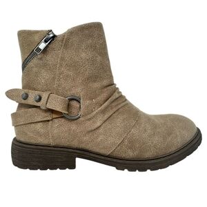 Very G Tan Ankle Boots